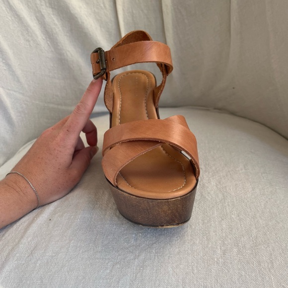 Kurt Geiger Carvella Wood & Leather Wedges - Picture 4 of 7